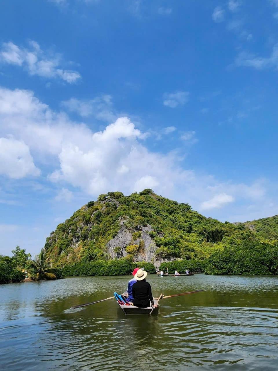 Aroma Cat Ba Sea View Hotel Chan Chau Luaran gambar